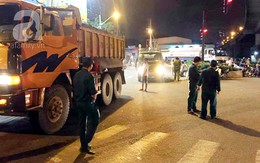 Dừng đèn đỏ bị xe tải cuốn vào gầm, một cháu bé 3 tuổi tử vong tại chỗ