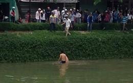 Cảnh sát lao xuống sông vây bắt thanh niên bán ma túy đá