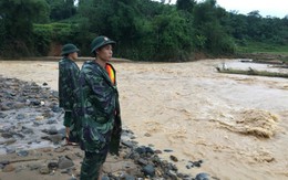 Hai chiến sỹ biên phòng bị nước lũ cuốn trôi: Dùng máy dò kim loại tìm ô tô