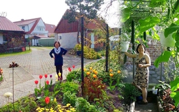 Dành tới 500m² đất để cải tạo, mẹ Hà thành ở Đức có khu vườn đẹp như công viên