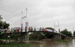 Những cây cầu mang Tết sớm đến dân nghèo vùng sâu, biên giới