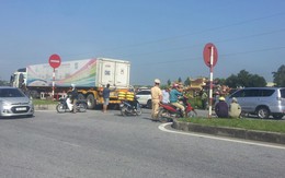 Thái Bình: Bị xe container đâm trúng, người vợ ngồi sau chết thảm