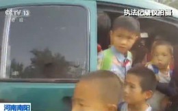 Hãi hùng 38 người bị 'nhồi' trong xe 7 chỗ