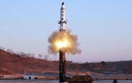 Tên lửa Triều Tiên bay cao hơn 2.000km