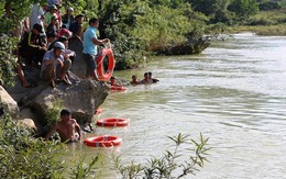 Đi câu cá, hai anh em rơi xuống sông mất tích