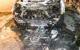 Hà Nội: Xe máy bị ô tô kéo lê, bốc cháy thành than