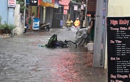 Hải Phòng: Nhiều tuyến đường ngập lụt do mưa lớn