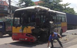 Quảng Ninh: Xe bus đâm trực diện container, nhiều hành khách thoát chết