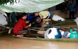 Thanh Hóa: Nước lũ tràn đê sông Bưởi, sơ tán khẩn cấp hàng nghìn hộ dân