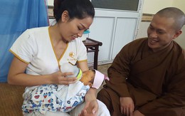 Hưng Yên: Phát hiện bé sơ sinh bị bỏ rơi sau tượng phật cùng lá thư nhờ nuôi hộ