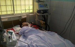 Nam sinh bị bắn gần cổng trường đã tử vong