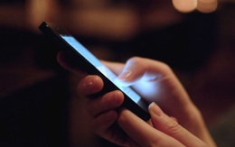 Làm thế nào giảm ánh sáng xanh gây hại trên smartphone