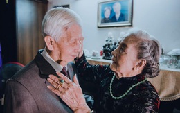Xúc động bộ ảnh Valentine của cặp cụ ông bà trải qua 74 mùa yêu