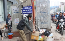 Hà Nội: Nhiều người "hồn nhiên" xả rác, bất chấp mức phạt tiền triệu