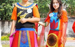 Học sinh thích thú với giờ thực hành môn Văn học tại Cổ Loa