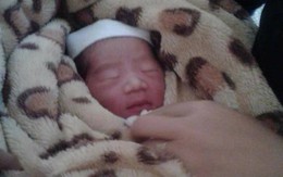 Thái Nguyên: Bé gái mới sinh đỏ hỏn bị bỏ rơi trước cửa nhà văn hóa