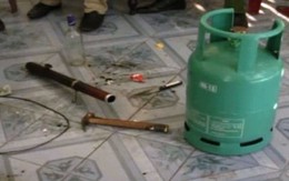 Chồng khống chế vợ, dọa châm lửa bình gas ở Sài Gòn