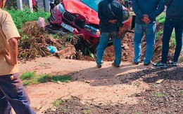 BMW tông xe máy, 1 người tử vong