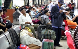 "Bố mang 2 triệu lên mua cho mày bộ quần áo nhưng bị móc mất rồi… cho bố vay 200"