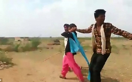 Bố nhẫn tâm bán đứt con gái, mặc kệ cho lũ côn đồ tới "cướp dâu" và đánh vợ bầm dập
