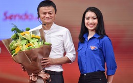 Hoa khôi Học viện Ngoại giao selfie, đối thoại với Jack Ma