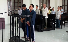 Cha "thú tính" hiếp dâm con gái lãnh 20 năm tù