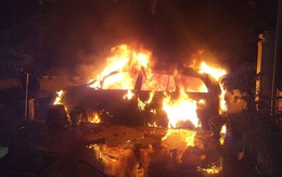 Người dân Quảng Ninh phát hoảng khi xe ô tô bốc cháy trong đêm