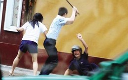 Gã trai đi SH chém 9X chở bạn gái dạo phố