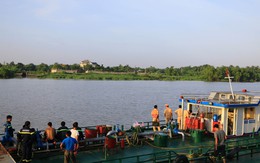 Chìm tàu trên sông Sài Gòn, 2 người mất tích