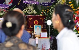 Chồng ngã quỵ khi vợ sắp sinh, con gái chết dưới bánh xe tải