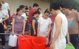 Hàng vạn cư dân Linh Đàm phải mua…nước sạch giá cao