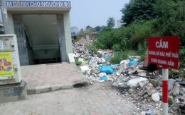 Hà Nội: Dân bức xúc vì bãi rác tự phát trên đường vành đai 3
