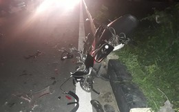 Cú va chạm kinh hoàng khi nhóm nam nữ chạy ngược chiều tốc độ cao