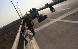 Hà Nội: Xe máy lao thẳng vào lan can đường trên cao, người đàn ông rơi xuống đất tử vong tại chỗ