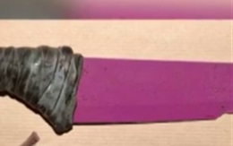 Ba kẻ tấn công khủng bố London dùng dao màu hồng gây án