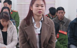 Cô gái giết người yêu cười cợt ở tòa khi khai báo