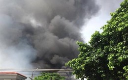 Hà Nội: Cháy dữ dội kho hàng ở cảng Bạch Đằng
