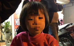 Hà Nội: Mẹ để con gái tự chơi một mình ở công viên, khi quay lại thì người dân đã đưa bé về phường