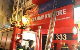 Hà Nội: Quán karaoke bốc khói, cả khu phố náo loạn