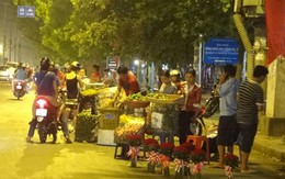 Người bán hàng rong ở Sài Gòn dùng dao đâm công an