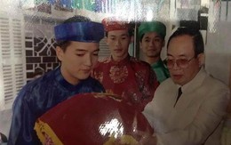 Hé lộ ảnh Đàm Vĩnh Hưng đi bê tráp cùng Hoài Linh thời cả hai còn "ngố tàu"