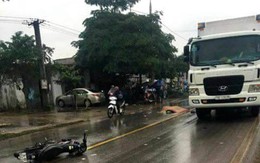 Quảng Ninh: Đâm vào xe máy, nạn nhân bị container cán tử vong