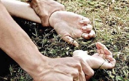 Cho cô gái tâm thần đi nhờ xe rồi hiếp dâm