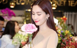 Hoa hậu Thu Thảo khoe nhẫn cưới sau thông tin lấy chồng đại gia