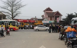 Xe container lật nghiêng đè người đi xe máy tử vong tại chỗ