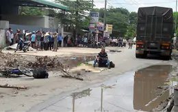Ngã xe khi tránh ổ gà, nữ sinh bị xe đầu kéo cán tử vong