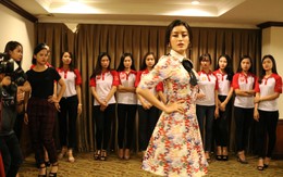 Hoa Khôi sinh viên 2017: Á hậu Huyền My hướng dẫn các thí sinh đi catwalk