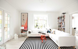 Phòng khách bỗng đẹp lạ chỉ với một tấm thảm kẻ sọc đen trắng