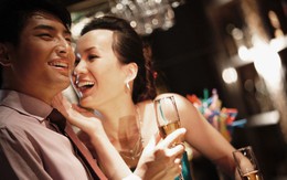 Tôi gặp lại người yêu cũ trong tình cảnh trớ trêu như thế này, tôi phải làm sao?