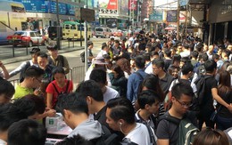 iPhone X ở Hong Kong được bán như rau ngoài đường